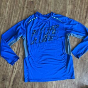 TEEN Boys Nike dry fit long sleeve shirt Sz XL